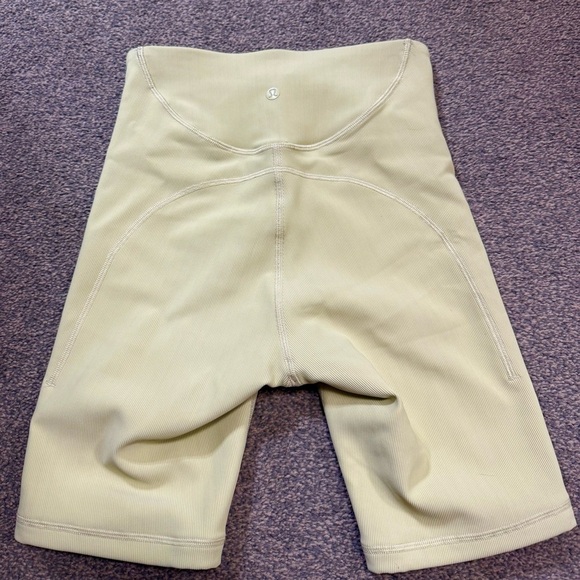 Lululemon Ribbed Contoured High-Rise Short 8"
Dew Green size 4 - Picture 7 of 7